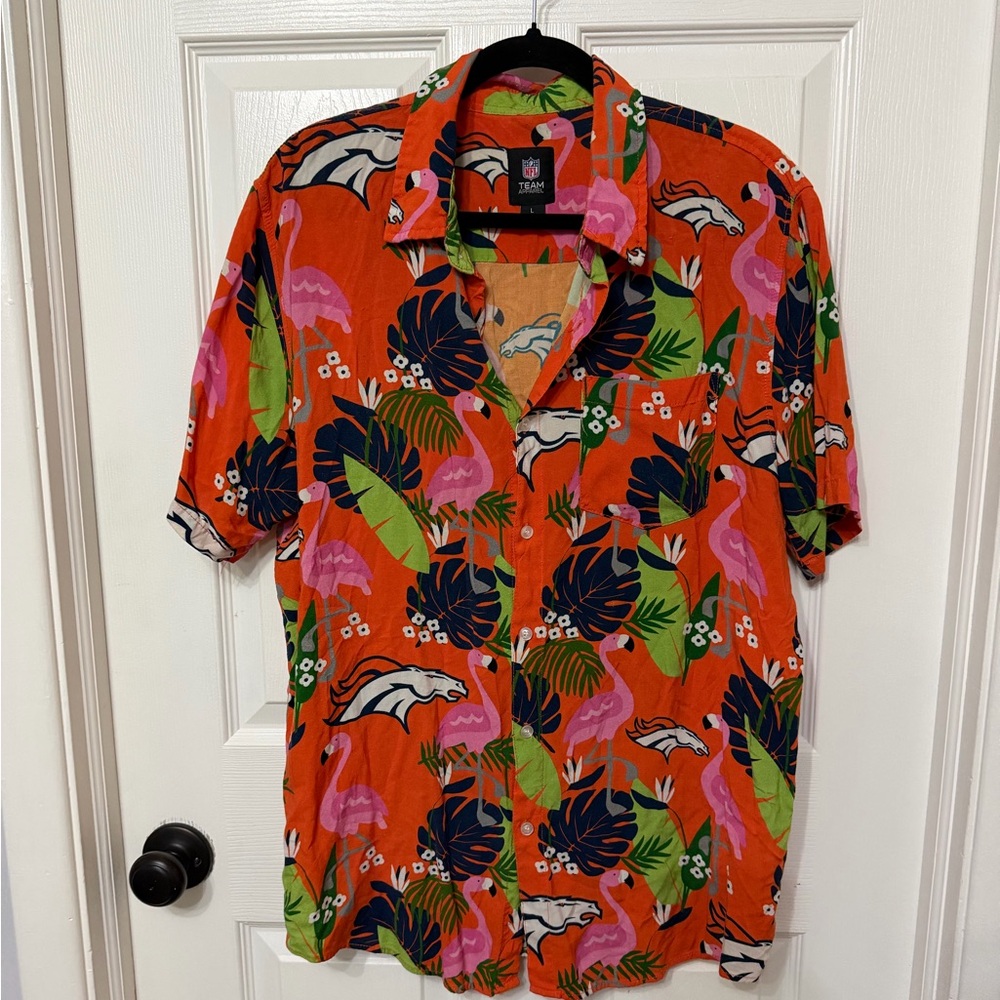 NFL team‎ apparel Denver Bronco Hawaiian button down shirt men’s large